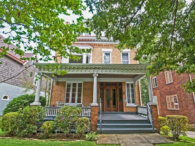 Building Photo - 823 S Trenton Ave Unit 1