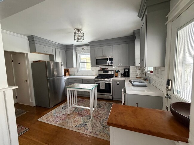 Photo - 1805 Baker Ave