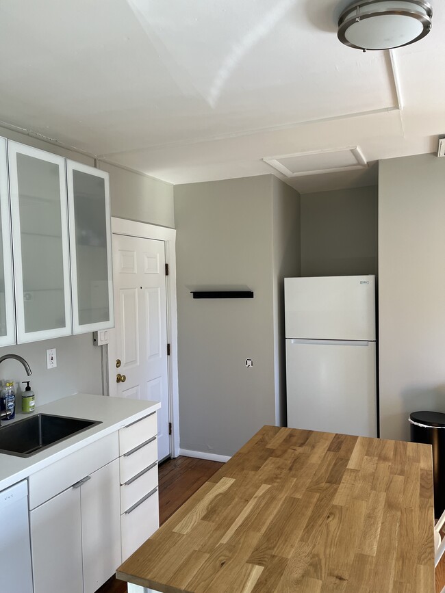 Photo - 3300 Meadowbrook Dr