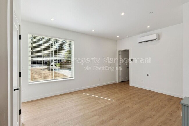 Photo - 1624 NW 17th St Unit 103