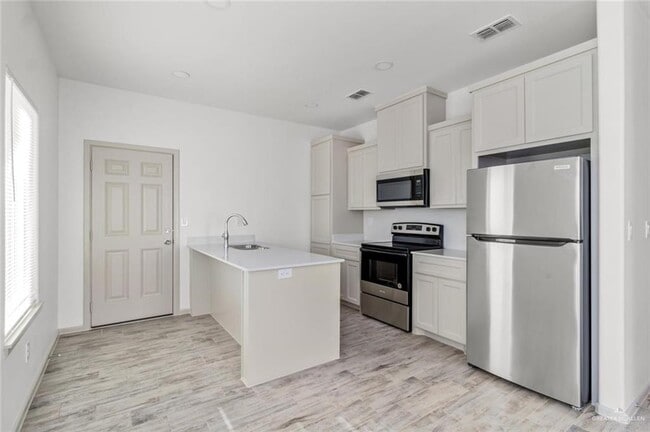 Photo - 1500 Shavano Dr Apartment Unit 2