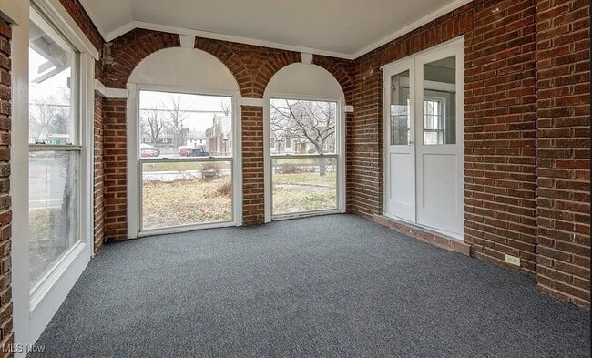 Building Photo - 12980 Cedar Rd