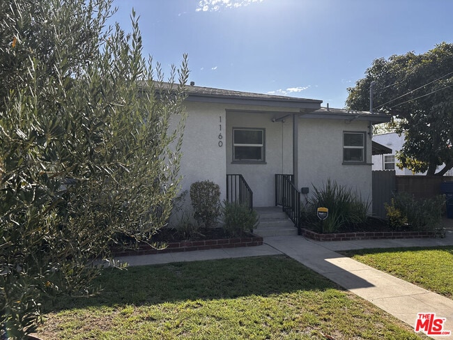 Photo - 1160 N Fries Ave