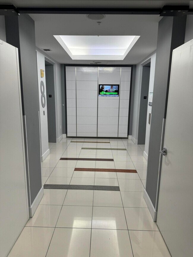 Photo - 300 S Australian Ave Unidad 801