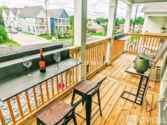 Photo - 806 Briar Cir
