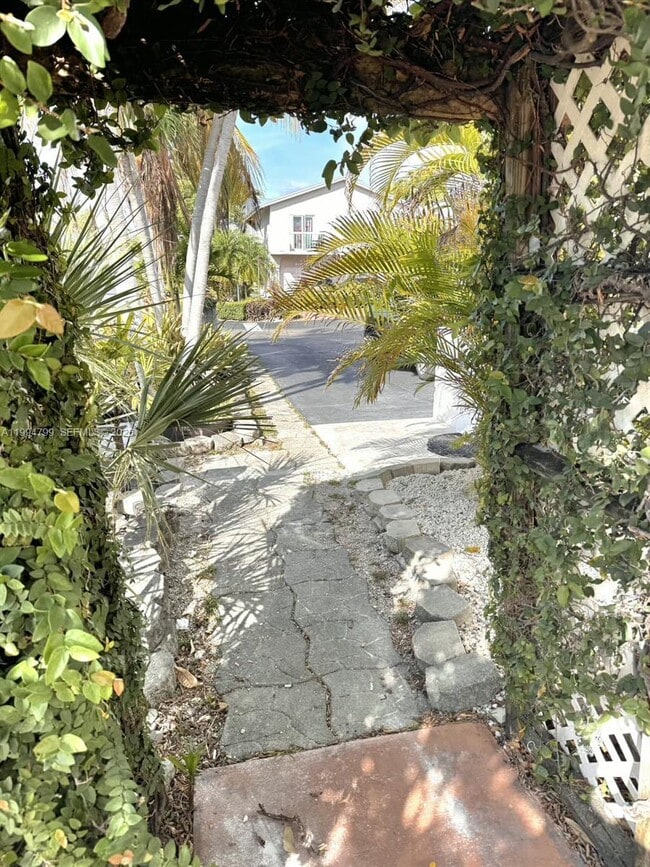 Building Photo - 11517 SW 34th Ln Unit 0