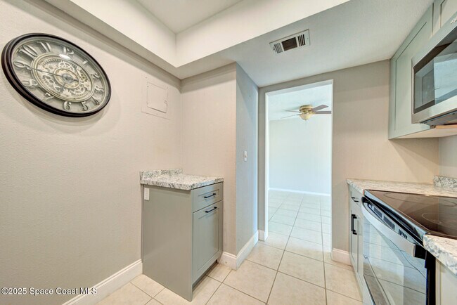 Photo - 223 Columbia Dr Unit 206