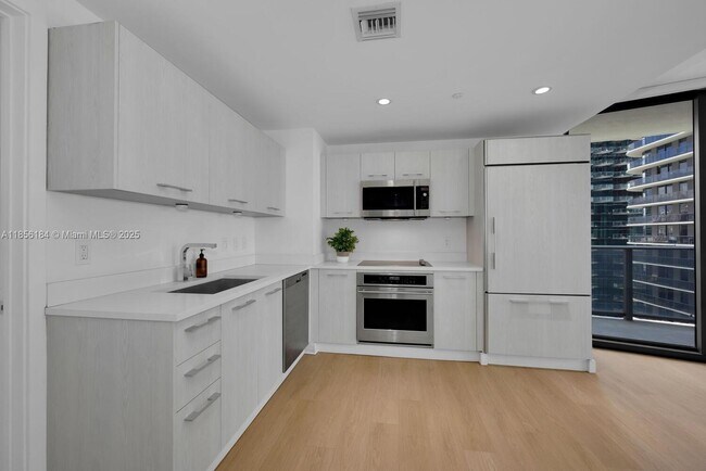 Photo - 45 SW 9th St