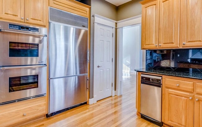 Photo - 450 NW Pacific Grove Dr