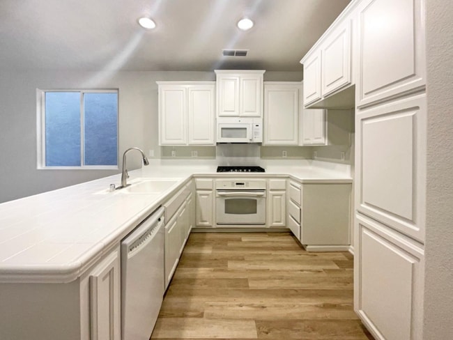 Photo - 3039 Torland St