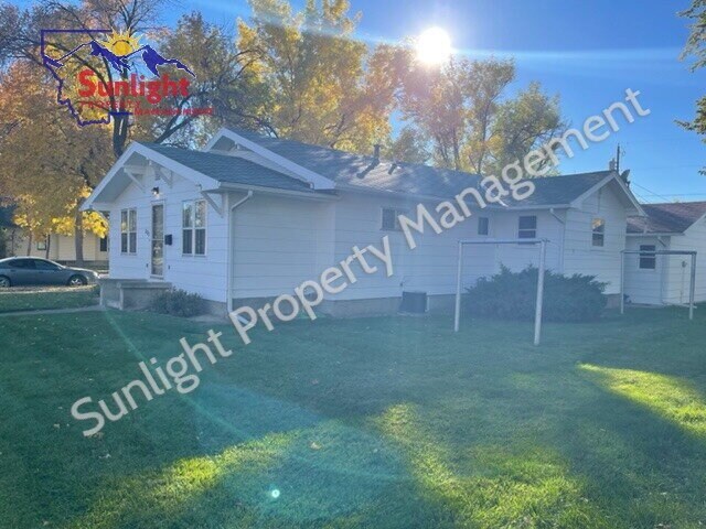 "Charming 2-Bed, 2-Bath Retreat in Laurel, MT – Your Perfect 1148 Sq Ft Haven on 5th Ave Awaits!"