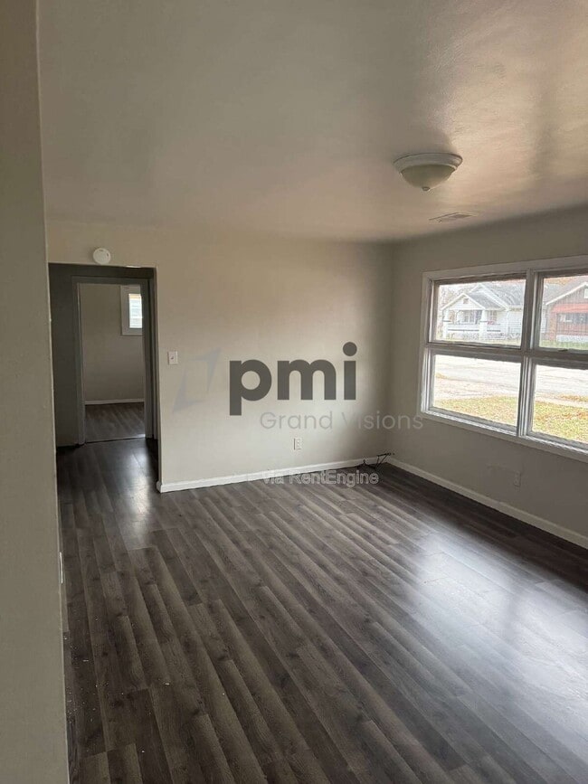 Photo - 309 E Garfield Ave