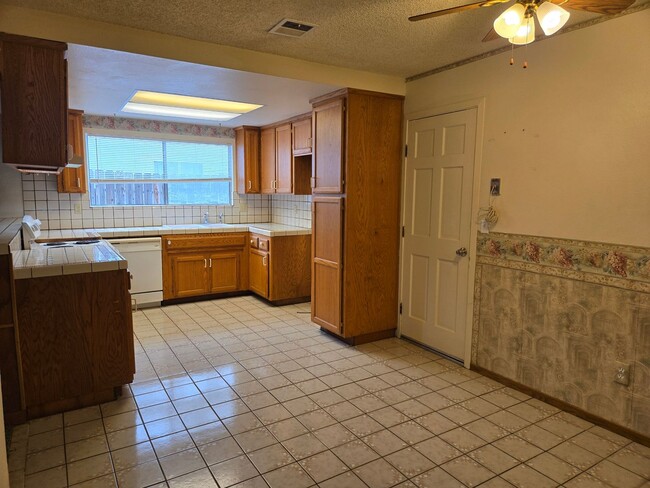 Photo - 3712 Kelso Way