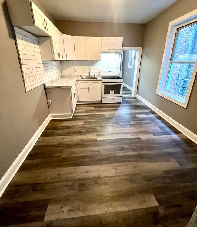 Photo - 3241 N Sydenham St