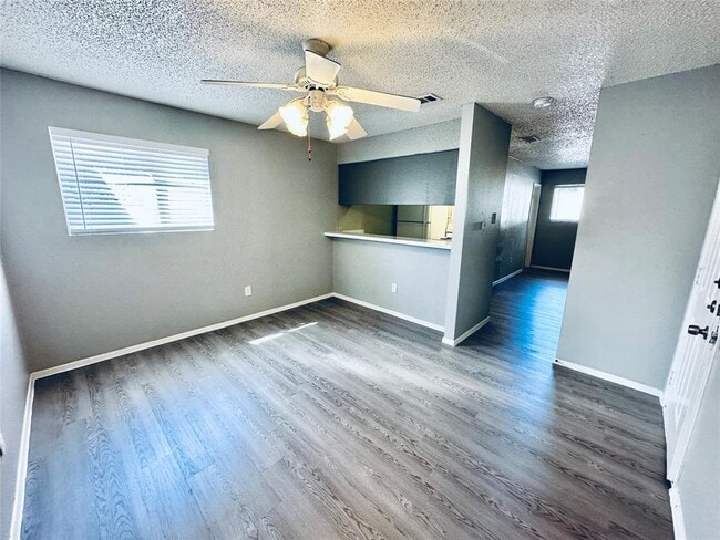 Building Photo - 3702 S 2nd St Unit 103