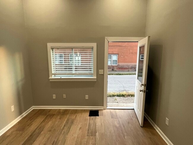 Photo - 1518 Howard St