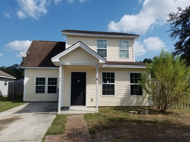 NICE HOME IN POOLER AREA - NICE HOME IN POOLER AREA