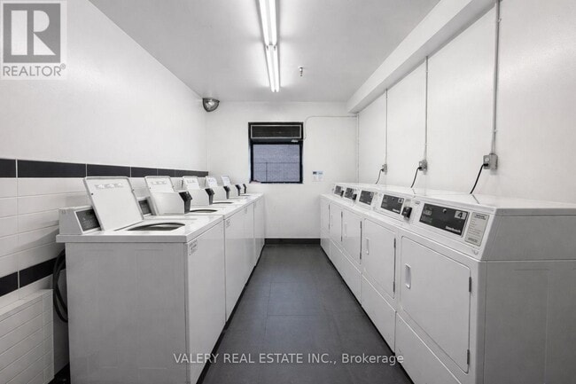 Photo - 1725 Lawrence Ave E Unit 605