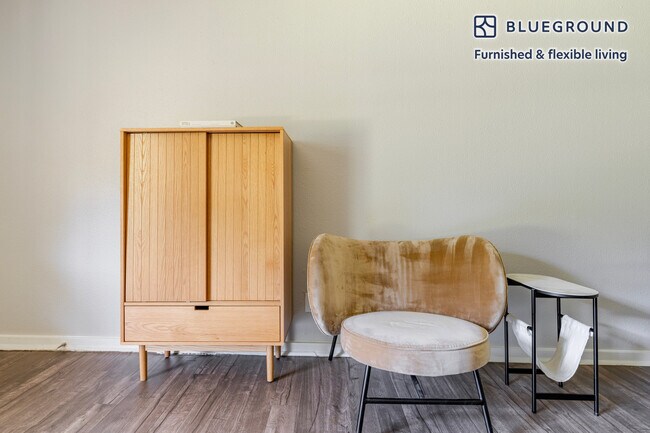 Photo - 1230 E 38th 1/2 St Unidad FL1-ID305