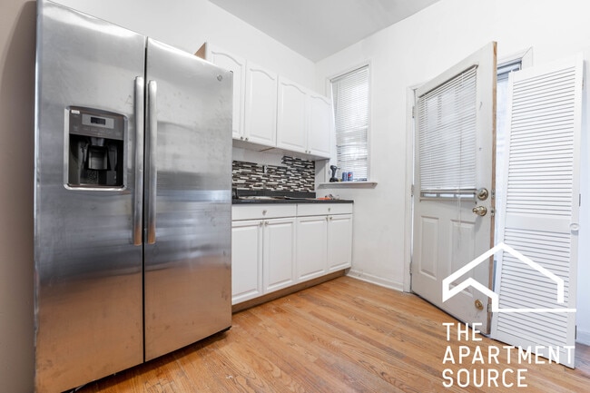 Photo - 907 W Belmont Ave Apartment Unit 2f