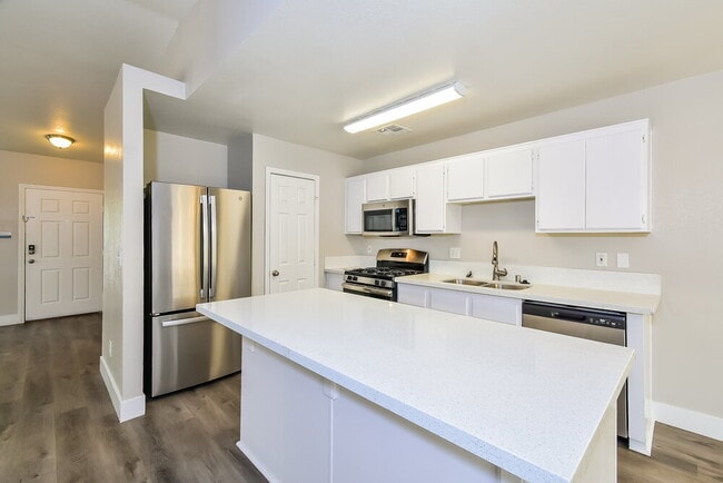 Photo - 3015 W Hammer Ln