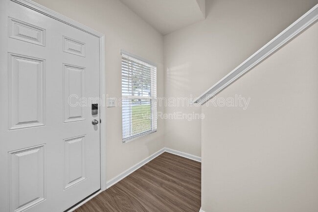 Photo - 711 Lackey St