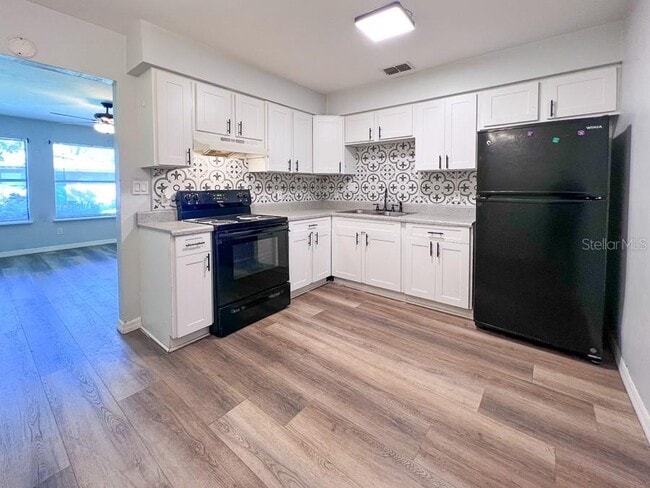 Building Photo - 5821 NW 23rd Terrace