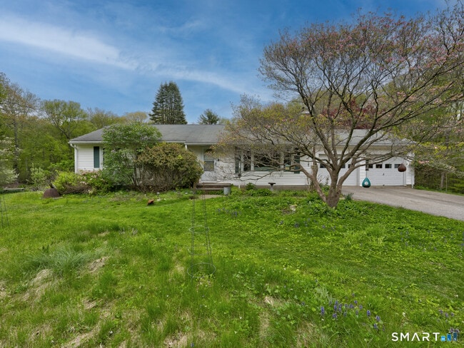 384 Woodland Rd