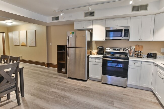 Building Photo - 119 Locust St Unit SECOND FLOOR