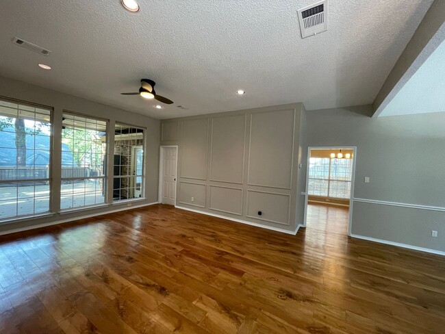Photo - 1818 Haydenbend Cir