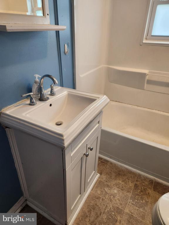 Photo - 229 Porter Ave