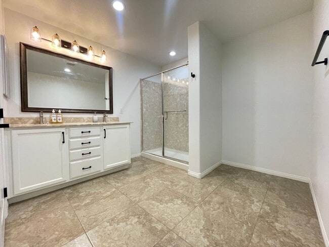 Photo - 3052 Bicentennial Pkwy