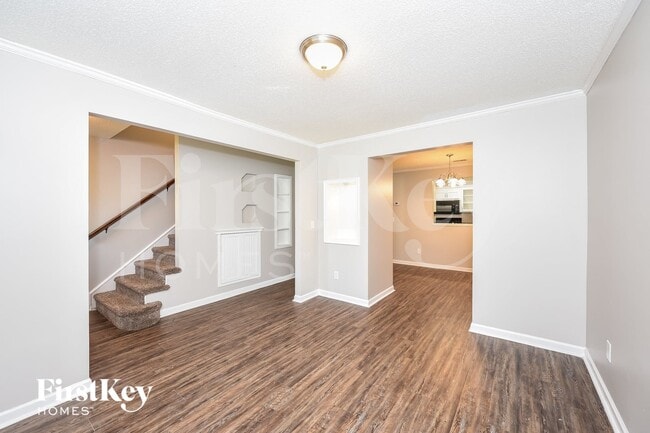 Photo - 423 Aberdeen Cir