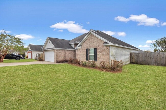 Photo - 110 Auburn Cir