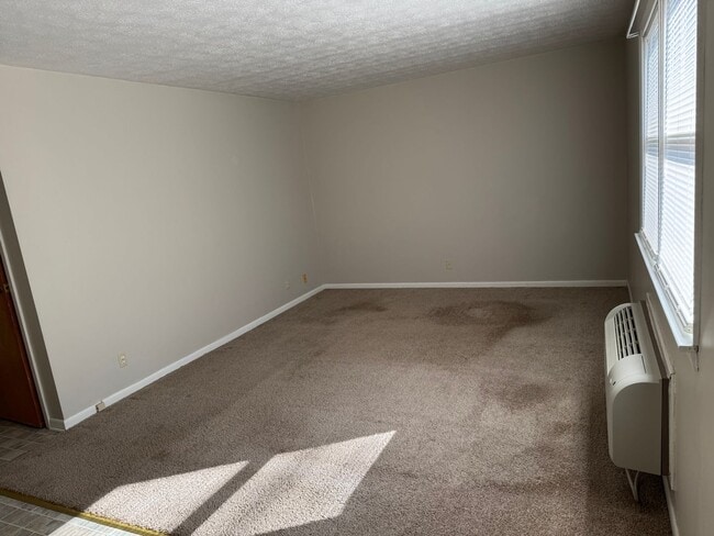 Photo - A4310D-F WALNUT RD (3FM) Unit Walnut F