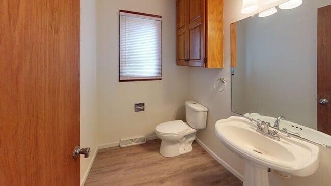 Photo - 329 W Indiana Ave