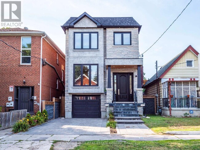 Photo - 246 Torrens Ave