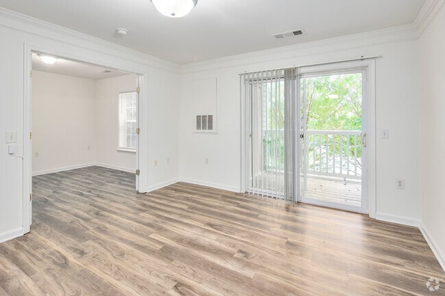 2BR, 1BA - 872SF - Living Room