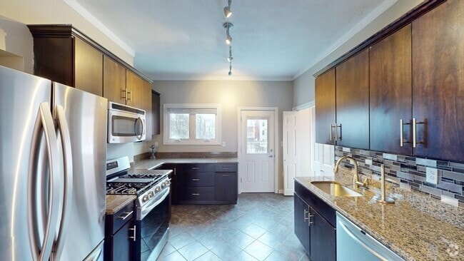 Building Photo - 659 E 4th St Unit 3 Rental