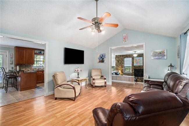 Photo - 6228 Lively Way