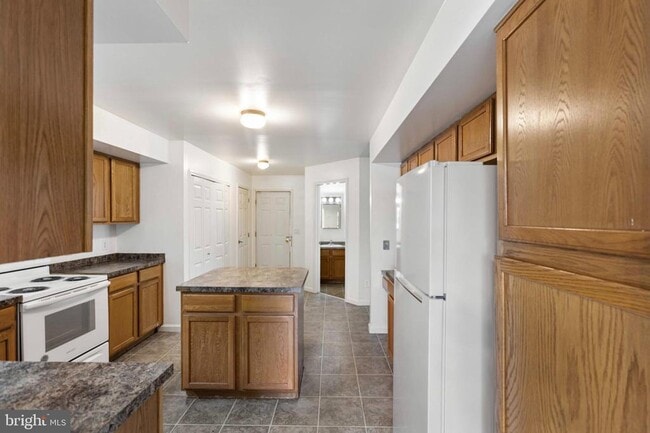 Photo - 354 W Main St