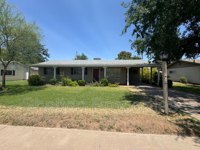 Photo - 718 W Glenn Dr House