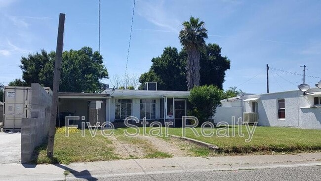 Photo - 1220 Blue St
