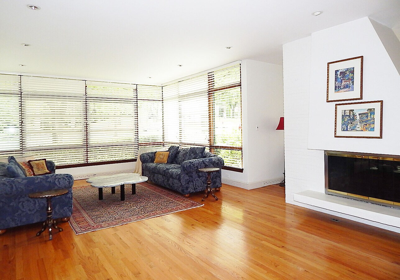 Photo - 1551 Commonwealth Ave