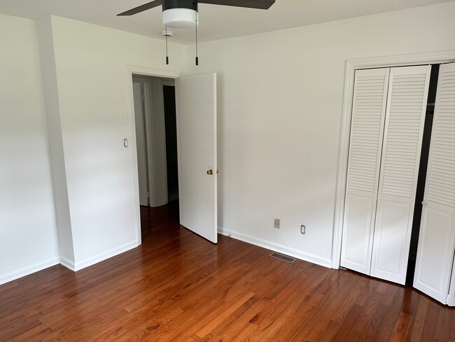 Photo - 1240 Longview Dr