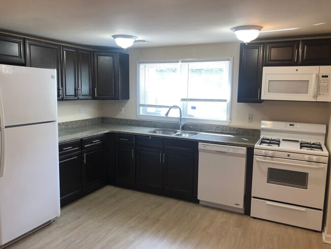 Kitchen - 90 Washington Ave Apartments Unit 1