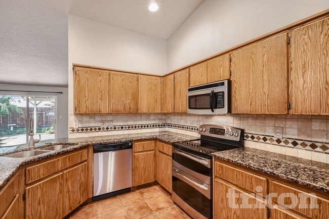 Photo - 16312 NE 12th St