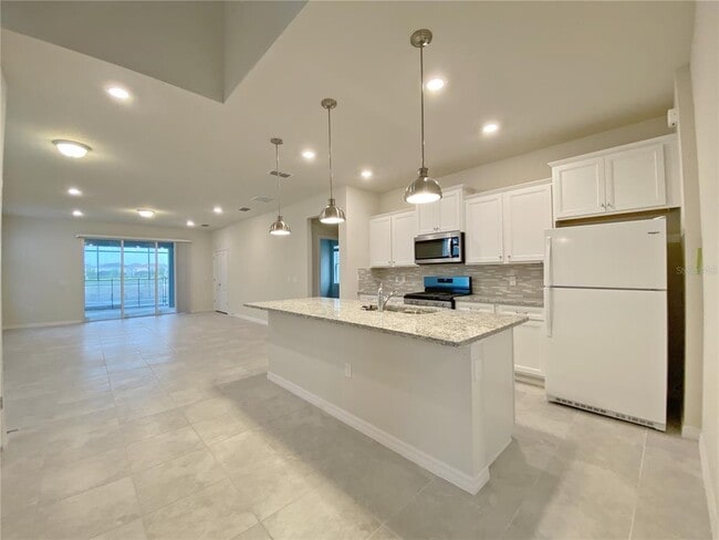 Photo - 7360 Oakmoss Loop