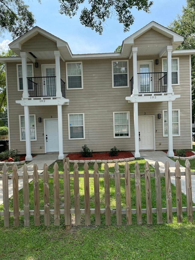 Photo - 102 White Dr