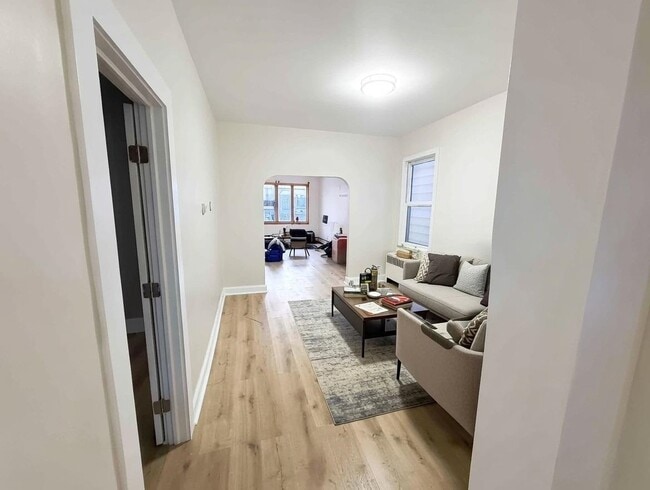 Building Photo - 71 W 17th St